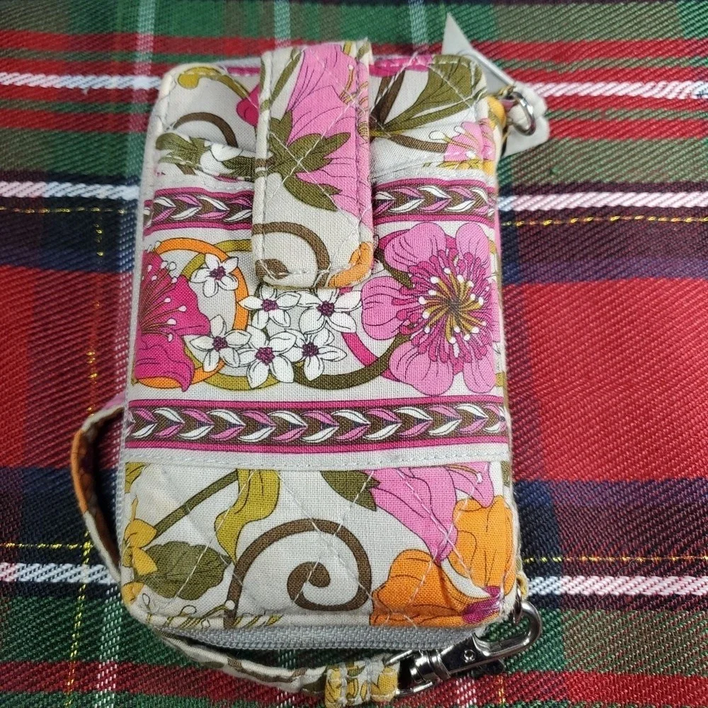 Vera Bradley Viva La Vera Floral All In One Wristlet Womens OS Pink Good Quilted